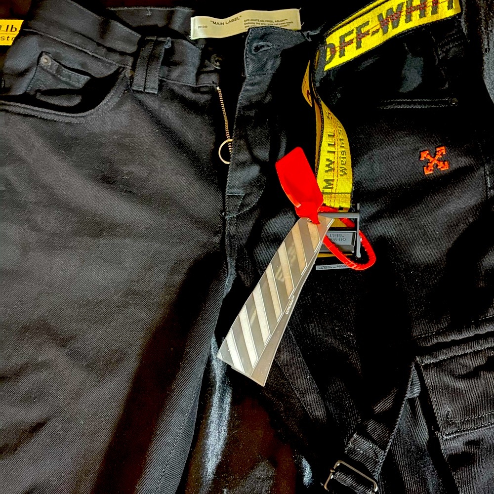 Off white jeans with off white belt - Picture 3 of 9